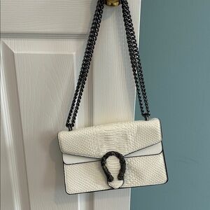 Elegant White faux snakeskin Shoulder Bag
